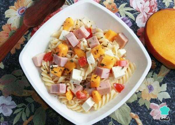 Como fazer salada de macarrão