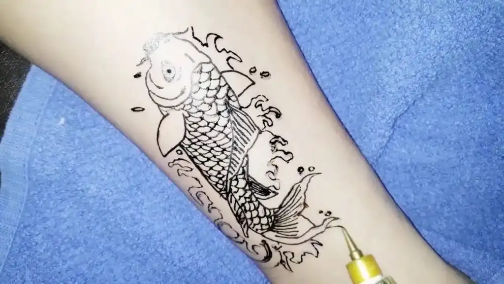 Como fazer tatuagem falsa