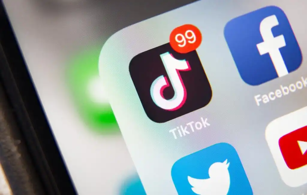 Tiktok PAGA 80 reais para novos usuários que baixarem e ativarem código