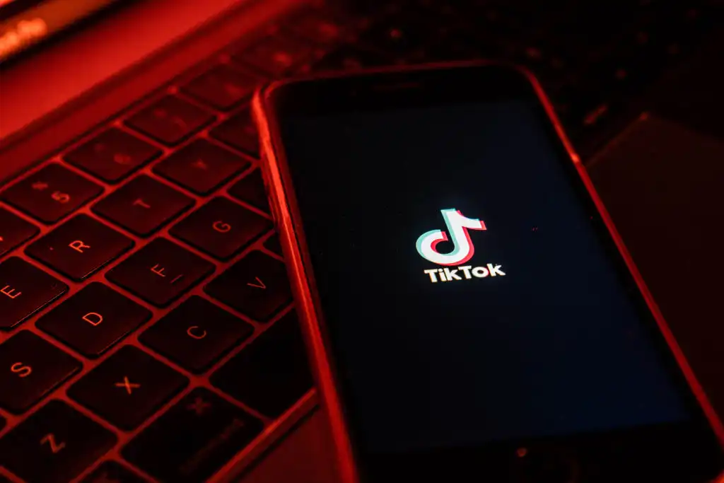Tiktok PAGA 80 reais para novos usuários que baixarem e ativarem código