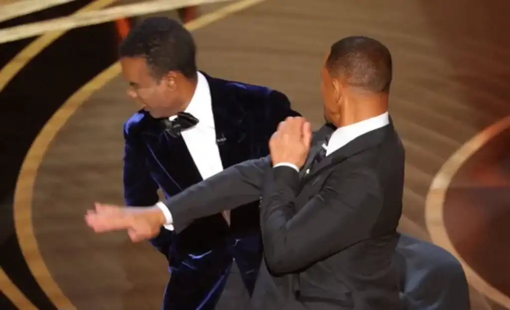 Will Smith dá tapa no rosto de Chris Rock – Veja o Momento